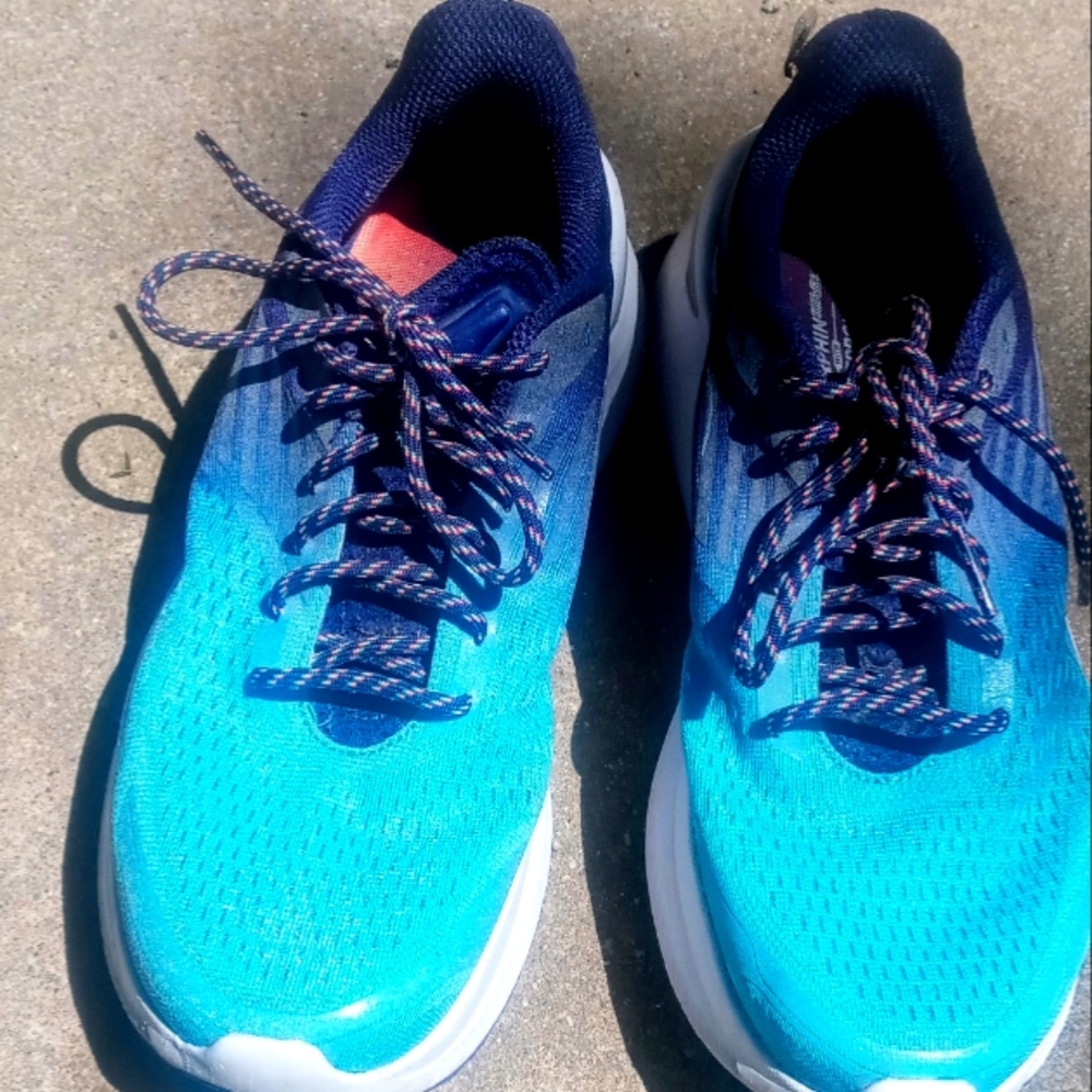 Saucony Endorphin Series w/ Speed Roll technology womens size 9